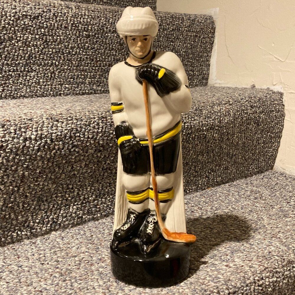 Vintage 1973 Paul Lux Hockey Player Decanter SUPER RARE